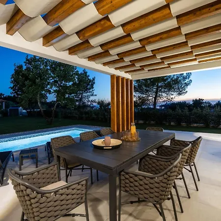 Zanetta By Interhome 브르사르