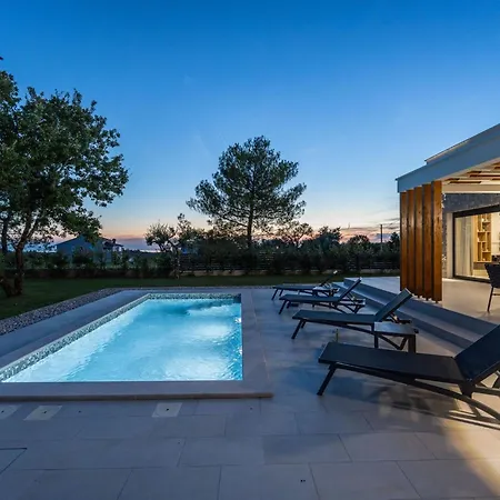 Zanetta By Interhome 브르사르