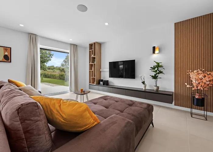 Zanetta By Interhome * Vrsar